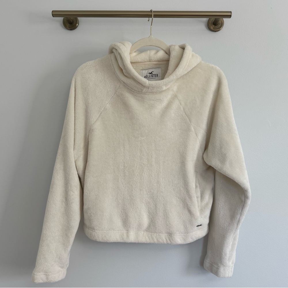 Hollister Soft Plush Fleece Faux Fur Cream Hoodie With Pockets